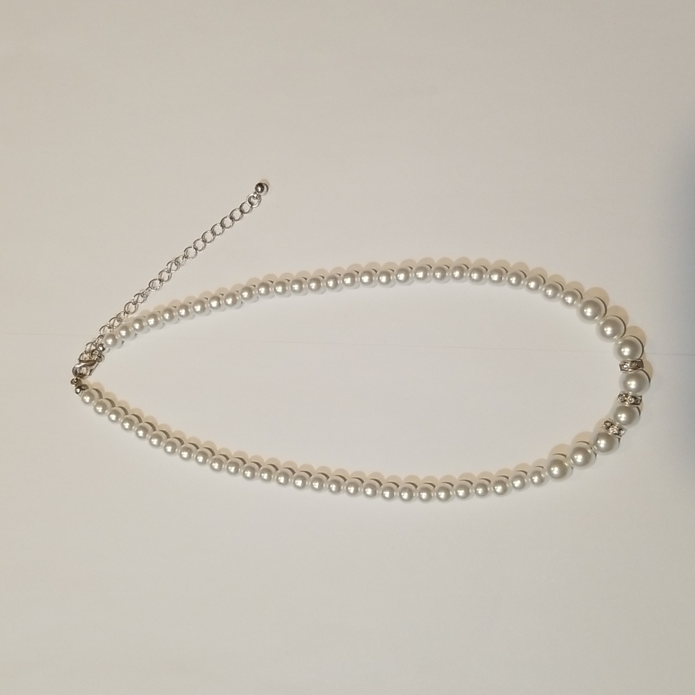 Beautiful faux pearl ball with rhinestone covered silver pieces necklace, NWOT